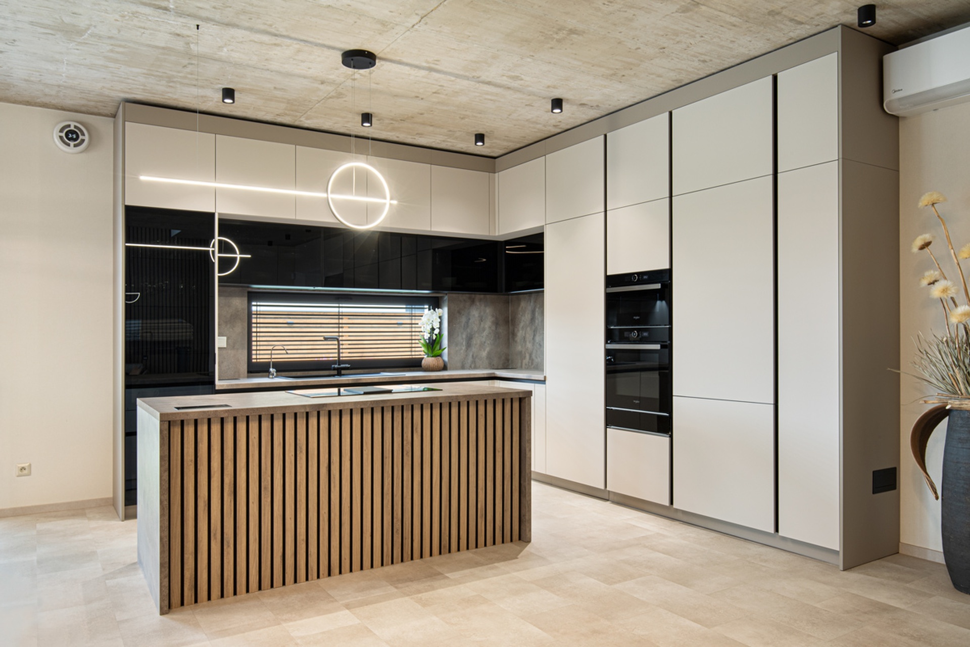 Kuchyňa Kašmír Matt | Titanit Pieskovo Bežová | Dub Chalet