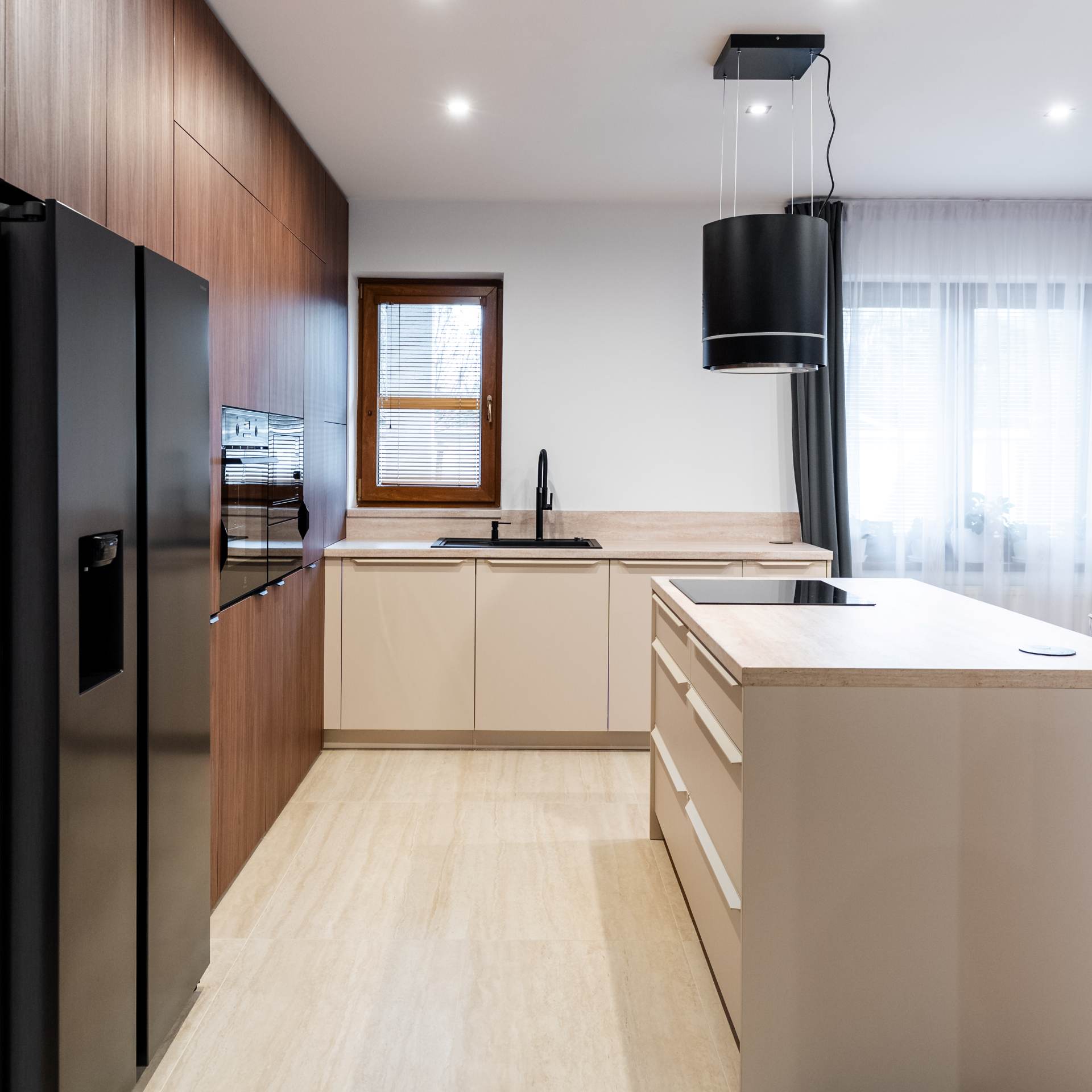 Kuchyňa Orech Lincoln I Satin I Travertin Margalida