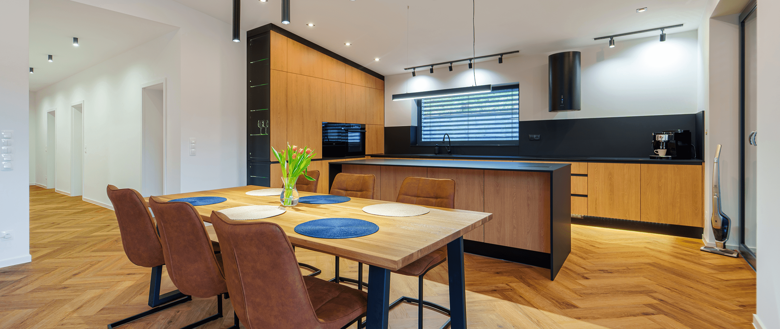 Kuchyňa Dub Corbridge Prírodný | NaNoTeQ MaTT Čierny