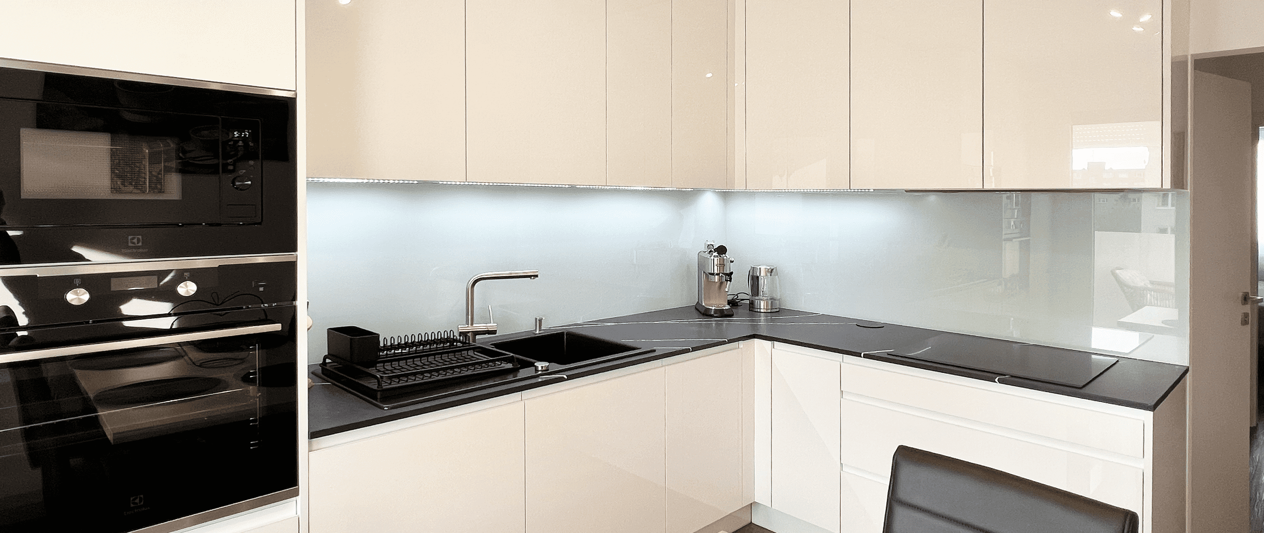 Kuchyňa Biela Lesk | Pietra Grigia Čierna I.
